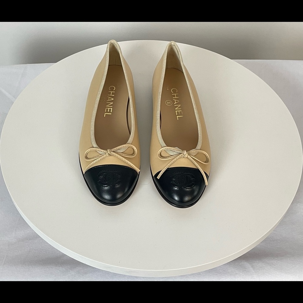 CHANEL Rare Aged Lambskin Cap Toe CC Ballerina Flats. New with tags, never worn.